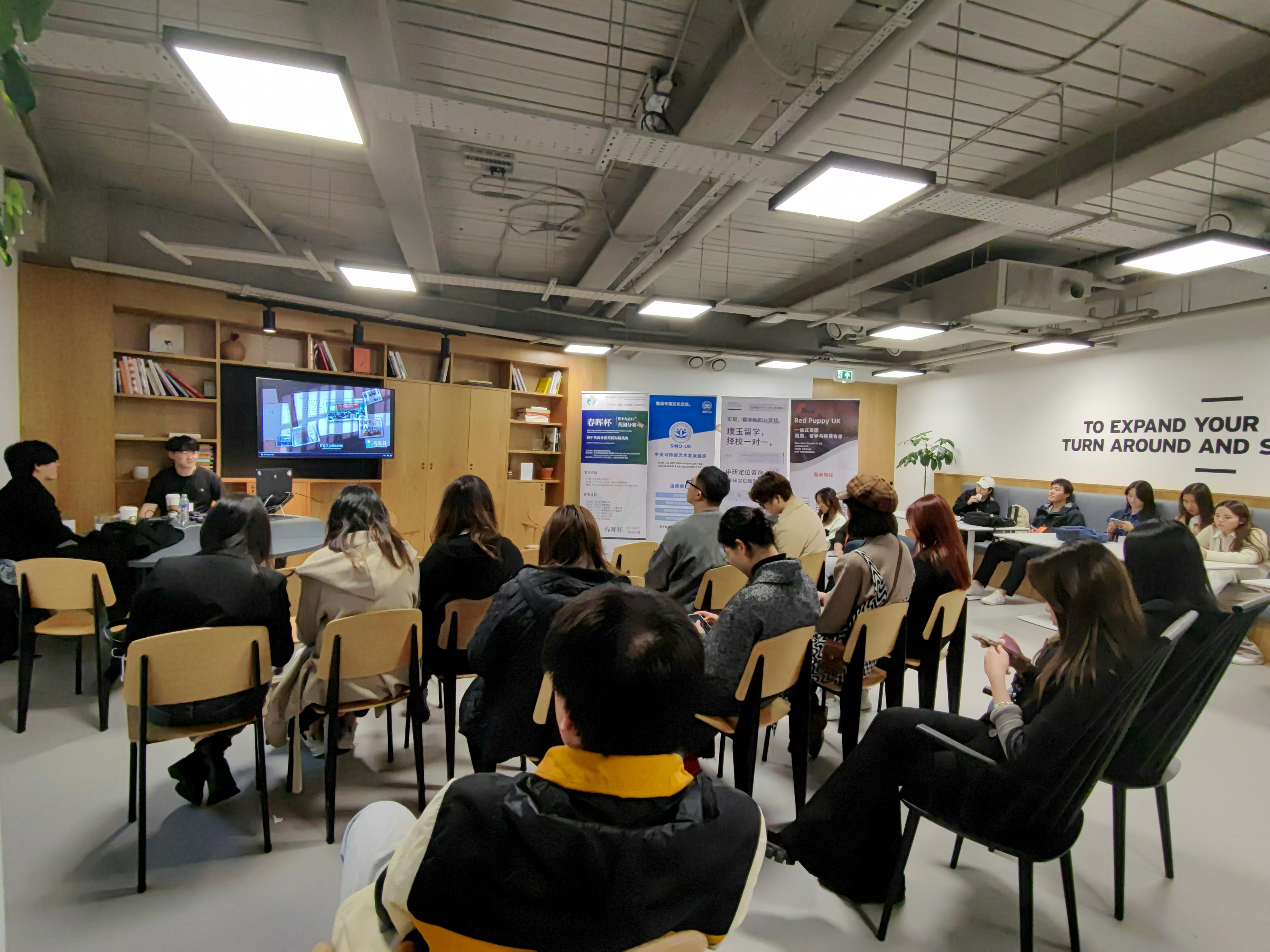 Group Photo of Dignitaries and Students